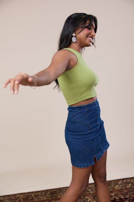 Crew neck crop top